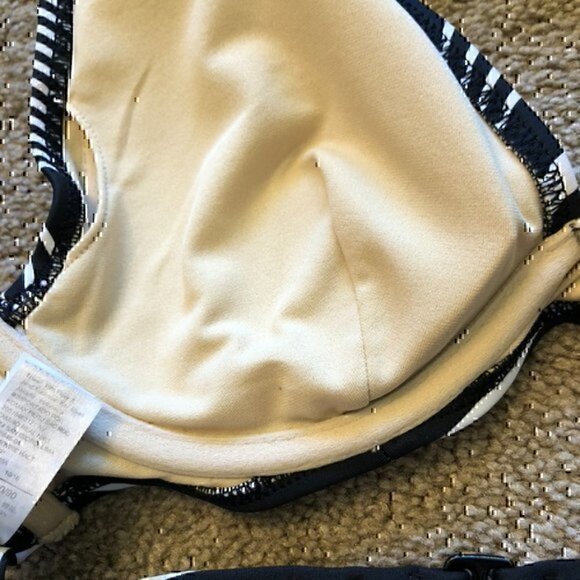 OLD NAVY Black White Stripe Halter Tie Underwire Padded Swim Top Swimwear Small - Picture 9 of 9